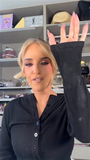 18 reactions · 21 comments | Full glam makeup and big natural...