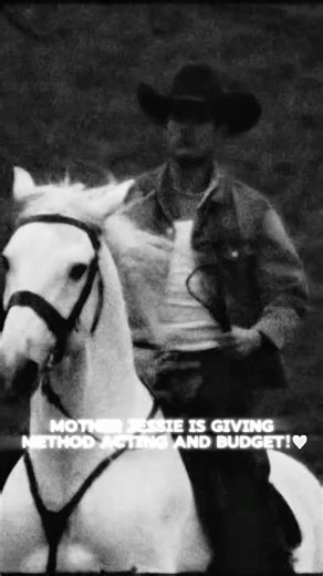 Jessie slaying hard😍🤍 #slay #jessieware #darkmusic #darkaesthetic #song