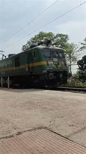 Perfect CROSSING Train Videos 18 | WAP4 LHB CROSSING WAP7 ICF | Indian Railways#shorts #viral #reels