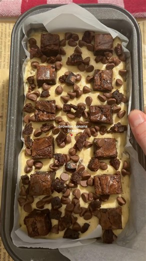 The best cake you will ever try ✨🤤 #fudgebrownie #minibrownies #bananacake #bananabread #shorts