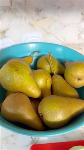 First time making spiced pear jam, and pear juice! #pear #pearjam #spicedpear #fruits #cannedgoods