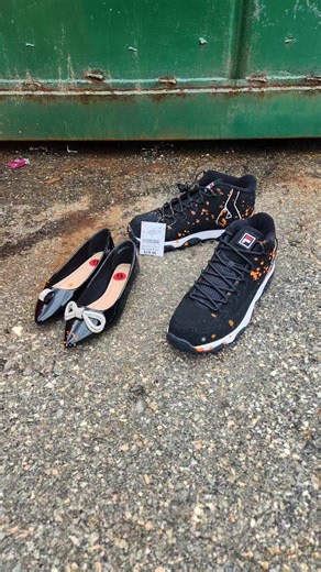 Anyone know how to get spray paint off a shoe 😲!! #dumpsterdiving #painting | Dumpster Dive King