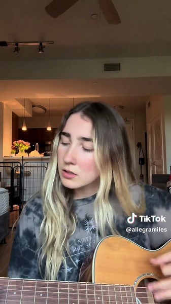 how i’m feeling on this saturday 🦋 i love you #originalsong #songwriter #singersongwriter #opentuning #guitar #originalmusic