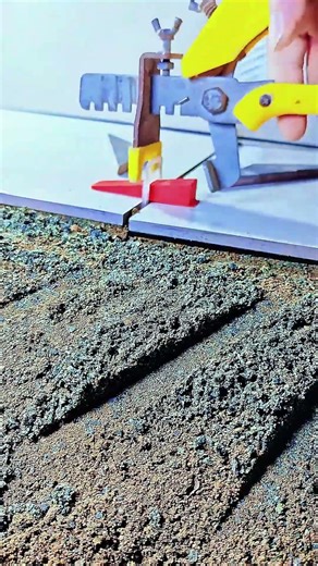 leveling tool for aligning uneven surfaces perfectly