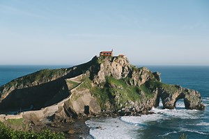 Gaztelugatxe: un'isola spettacolare sulle coste settentrionali della Spagna