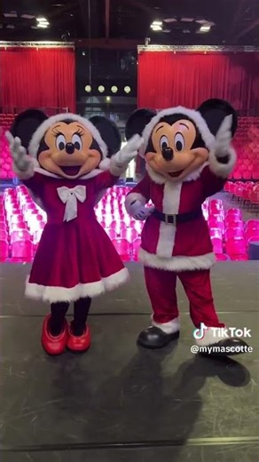 Bonne année à Mickey Mouse, Minnie Mouse, Stitch et Angel ! (HD)