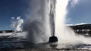 160K views · 4.3K reactions | Do you remember the first time you saw your favorite geyser erupt? Turn your sound on and try not to smile while listening to the excitement of a Beehive “first-timer!”  | Yellowstone National Park | Facebook