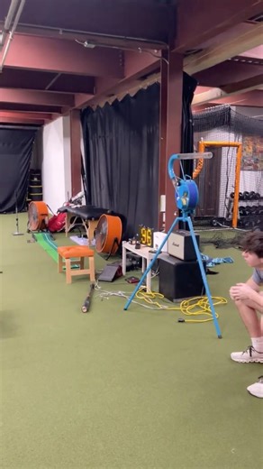 Offseason 96 mph Shuffle Throw #baseball #athlete #baseballszn