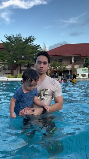 Family Fun at the Pool: Memorable Moments