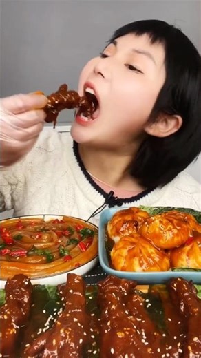 发10包,我吃的2包,细面也很劲道,辣酱偏咸口,甜味不明显,中辣,口感更中式,这款可以泡可以煮 #白象 #火鸡面 #短视频带货王