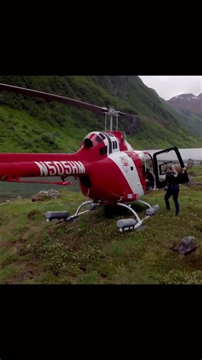7.4K views · 188 reactions | @helipilotleigh showing why #helicopters rule! Dead battery? No problem…bust out the Startstick! @official_startstick is hands down, the best, most advanced, portable GPU in existence. Plus, it will extend your main battery life if you use it regularly back at base. #Alaska #Helicopter #PIlot #Rotorcraft #RotorPro #helicopterpilot | Rotor Pro | Facebook