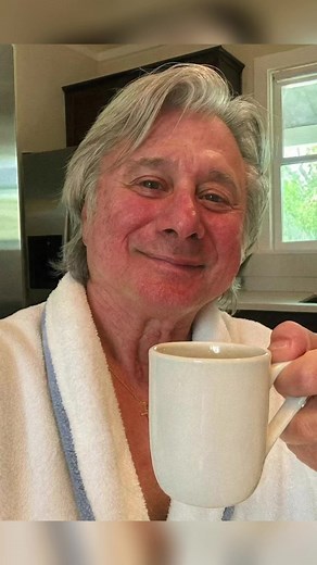 Steve Perry Congratulates Harry Styles on 15 Sold Out Nights