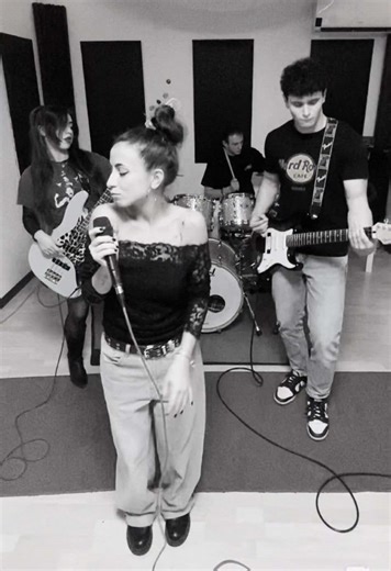 Always on the Run by Lenny Kravitz - Rock Cover