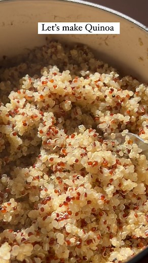 Below are the benefits of Quinoa Quinoa is a whole grain that’s high in protein, fiber, vitamins, minerals, and antioxidants. It has many potential health benefits, including: Weight management: Quinoa’s fiber content can help you feel full longer, which may aid weight loss. Blood sugar management: Quinoa’s low glycemic index (GI) can help you avoid blood sugar spikes. It may also help lower the risk of developing Type 2 diabetes. Heart health: Quinoa’s fiber and antioxidants may help lower chol