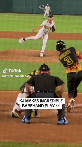 KJ's Incredible Barehand Play in Banana Ball 🤯
