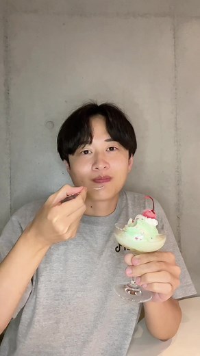 ポッピングシャワーパフェのアレンジ方法とコンビニでの購入品紹介