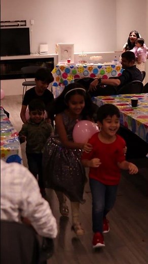 balloon relay race .. games for kids