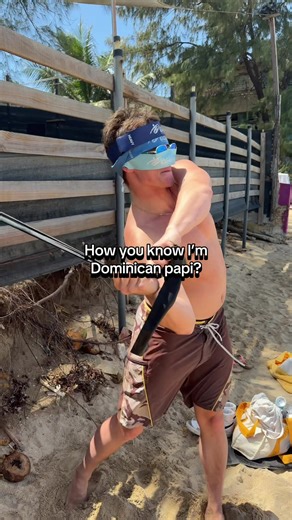 There’s plenty of ways to use our bands 😂 #dominican #papi #trainlikethepros