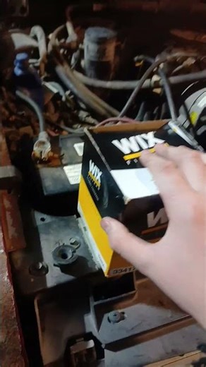replacing the fuel filter on an 1989 Ford F350 7.3 IDI #Ford #7.3 #idi #f350