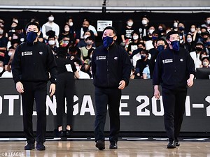 【JBA審判グループに聞く！（後編） 】注目！「ヘッドコーチチャレンジ」と「世界で活躍する日本人レフェリー」 | バスケットボールキング