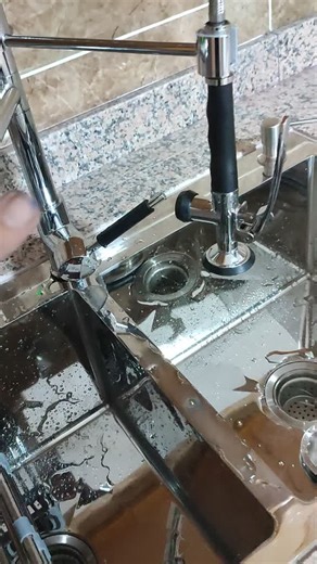 Modern Kitchen Sink Features and Faucet Operation