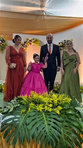 Ilton Manuel | Filmaker on Instagram: "Formatura da nossa princesa Alana! Gratidão por tanta confiança no nosso trabalho e por confiar a nós este momento tão lindo! Gratidão! #reels #formaturaabc🎓 #formandos #formaturainfantil #instagood"