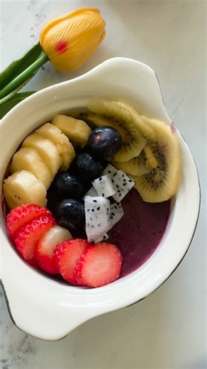 Kim and Chris | ชอบกินอะไร? ทำไม่เป็น แต่เดี๋ยวฝึกทำให้กินเอง 😄💕 ตอนนี้ชอบตามนางละ ใครอยากพิกัดผงAcai ทักมาน้า ในอจ.แปะไม่ได้ค่ะ ❤️ #สะใภ้อเมริกา #love... | Instagram