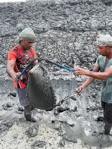 Mastering Mud Making Techniques with a Shovel