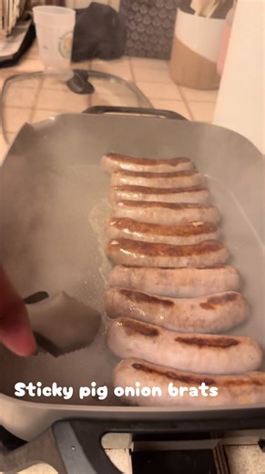 Delicious Bratwurst Recipe with Mustard Sauce