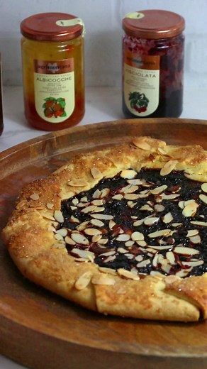 67K views · 515 reactions | A crostata is essentially an Italian free-form pie - think of it as a pie with lower standards and less pressure to make it perfect! This recipe in particular is so easy, and it's the perfect kind of "pantry dessert" that you can almost always whip up no matter how bare-bones your ingredients are. Also, the better the jam, the better the crostata. Grab the recipe here! https://giadzy.com/blogs/recipes/jam-crostata-giada-de-laurentiis | Giadzy | Facebook