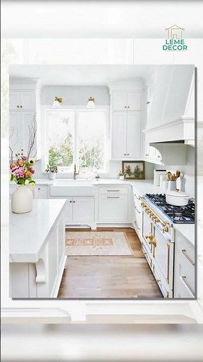 Stunning White Kitchen Designs for a Clean & Modern Home