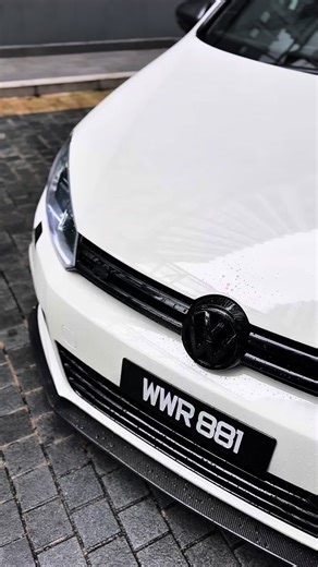 Exploring the Volkswagen Golf MK6 R Features