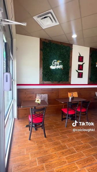 Heyhey!! Check out Pokey D's 2 located in maumelle and don't forget to grab you a delicious moist slice of cake by K'Sweets 🤭@Pokeyds 2 Open: tues-Saturday 10-7pm #smallbusiness #comfortfood #centralarkansas