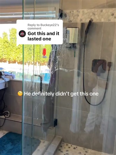 How to Clean Windshields and Remove Oily Residues