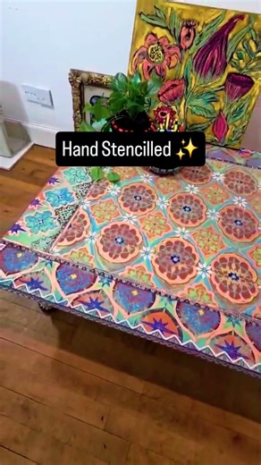 Hand Stencilled Table Transformation ✨ #furnituremakeover #diy #upcycling