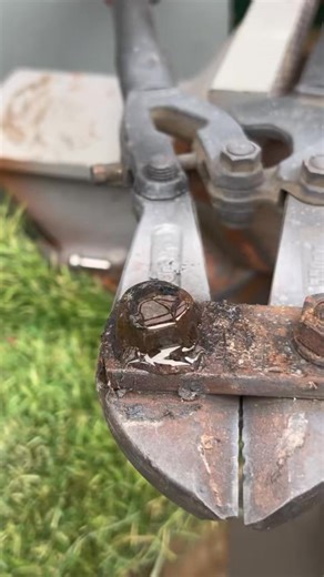 The simple trick that beats even the toughest rust Quick method to loosen rusty nuts #CaliGarage #RustFix #WorkshopHack | Creative Tips