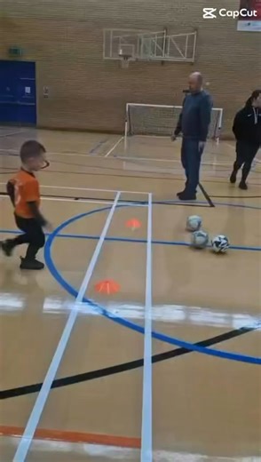 📩 We’ve had a few messages asking how to book with Kixx Newcastle & North East… so here’s the easiest way! ⚽ Head over to Kixx.org.uk 🔍 Pop in your postcode to find your nearest venue 👶 Add your child’s age to see the right class for them ✔️ All sessions run over the weekend ✔️ Indoor venues – perfect whatever the weather Simple, quick, and you’re all set! 🙌 Any questions, just drop us a message 💙⚽ #Kixx #KixxFootball #NewcastleKids #NorthEastKids #KidsFootball #PreschoolFootball #WeekendAc