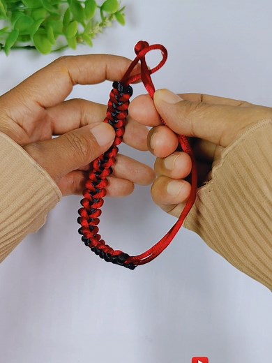 Macrame Bracelet Tutorial: Adjustable Design Guide