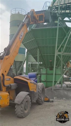 JCB Telehandler Working at Concrete Plant 💪🏗️ #shorts #viral #jcb