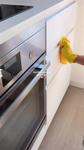 Cleaning Motivation: The Best of Both Worlds