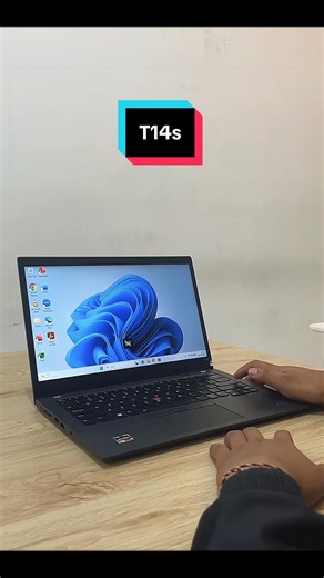 HARGA KAKI LIMA KUALITAS BINTANG LIMA ———GRAHA KOMPUTA SURABAYA——— hinkPad T14s Gen 2 AMD SPESIFIKASI: - Prosesor: AMD Ryzen 5 PRO 5650U - RAM: 16 GB LPDDR4x - Penyimpanan: SSD 256 GB NVMe - Grafis: Integrated AMD Radeon Graphics - Layar: 14” Full HD (1920×1080) IPS Anti-Glare - Keyboard: Backlit Keyboard - Konektivitas: Wi-Fi 6, Bluetooth PORT: 2x USB-C (with Thunderbolt | 2x USB 3.2 | HDMI | Audio Combo Jack | MicroSD Card Reader | LAN via Adapter | Kensington Nano Security Slot Kelengkapan : 