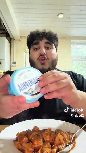 What I eat in a day but I’m struggling 🤣 Use code “DAUD” for £10 off a £60 order !! 🤑 (link in bio)