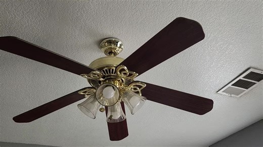 Pull off your fan blades for this brilliant DIY idea!