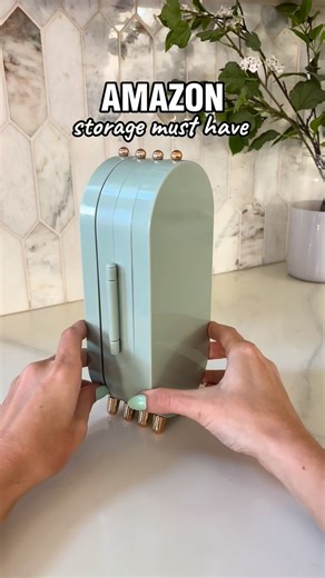 Tiffany Williamson • Amazon Finds | Comment “link” and I’ll DM you this foldable jewelry case! Great for smaller sink areas! . #amazonfinds #amazondeal #amazonmusthaves... | Instagram