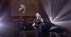 Coldplay's Chris Martin Performs Breathtaking Tribute To George Michael At Brit Awards: WATCH - Towleroad Gay News