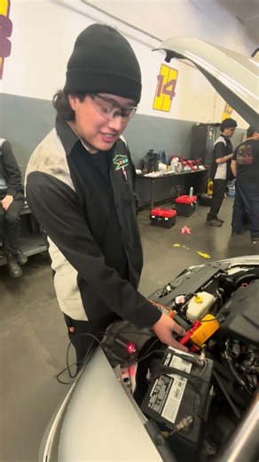 Preforming voltage drop/ current draw tests