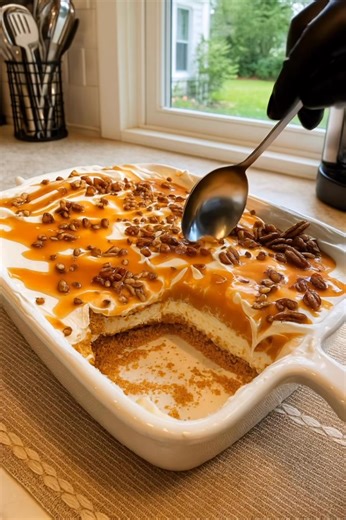 1.3M views · 2.1K reactions | Pumpkin Lasagna (No-Bake Fall Dessert!) This cozy fall treat from deesviral is rich, creamy, and layered with pumpkin spice goodness. A perfect no-bake dessert for the holidays or whenever you’re craving something sweet and seasonal! Ingredients: • 7 tbsp melted butter • 1 ½ cups graham cracker crumbs • 2 tbsp sugar • 8 oz cream cheese, softened • 1 cup powdered sugar • 16 oz Cool Whip (divided) | Recipes By Deesviral | Facebook