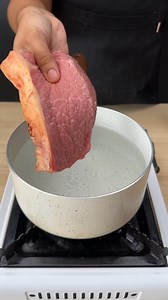 Put the steak in boiling water, I learned this in a 5-star steakhouse | Home Cooking