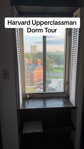 Only a few more days until the dorm room transition video 🙏 who wants a full tour of Leverett House? #harvard #ivyleague #college #house #dorm #dormlife #aesthetic #view #foryou