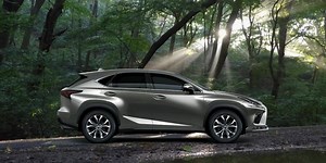 Just like your smartphone, you can access multimedia, climate controls and navigation simply with a pinch, swipe or flick on the Lexus Remote Touch Interface. #ExperienceAmazing | Lexus South Africa